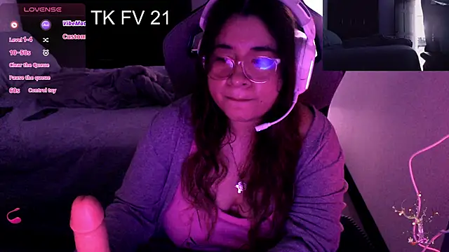 Snapshot of Pink_girl0n chatting on December 16, 2025, 6:02 pm Pink girl0n online show from December 16, 2025, 6:02 pm