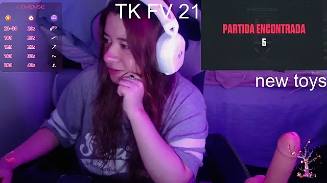 Snapshot of Pink_girl0n chatting on January 5, 2026, 6:44 pm Pink girl0n online show from January 5, 2026, 6:44 pm