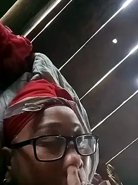 Snapshot of Mamapm20 chatting on September 25, 2025, 4:16 am Mamapm20 online show from September 25, 2025, 4:16 am