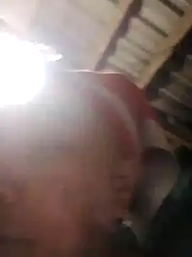 Snapshot of Mamapm20 chatting on October 20, 2025, 11:21 am Mamapm20 online show from October 20, 2025, 11:21 am