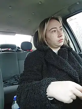 Snapshot of Reina_Cummings chatting on February 11, 2026, 6:18 am Reina Cummings online show from February 11, 2026, 6:18 am