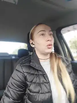 Reina Cummings online show from April 17, 2026, 5:10 am