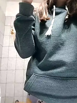 Auroraluna - online show from September 21, 2025, 9:05 pm