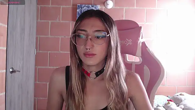 Snapshot of Andrea_camilaaa chatting on November 23, 2025, 1:55 pm Andrea camilaaa online show from November 23, 2025, 1:55 pm