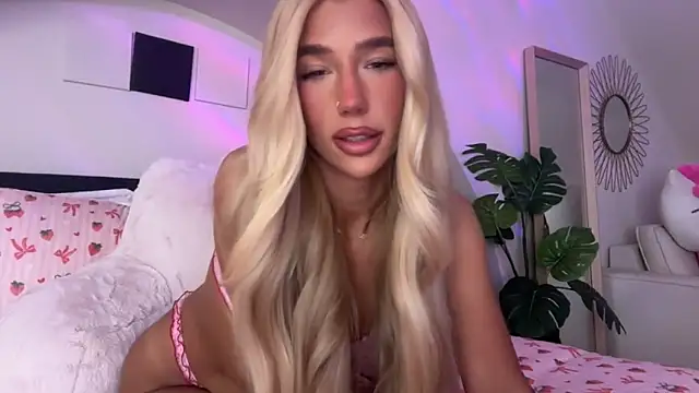 KENNIEXROSE online show from April 13, 2026, 11:21 pm