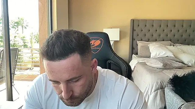 brettmycles28 online show from September 13, 2025, 6:51 pm