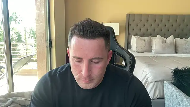 brettmycles28 online show from October 2, 2025, 5:53 pm