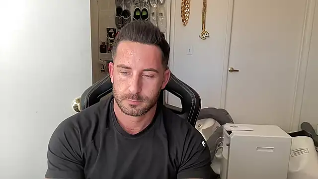 Snapshot of brettmycles28 chatting on June 26, 2026, 3:16 pm brettmycles28 online show from June 26, 2026, 3:16 pm