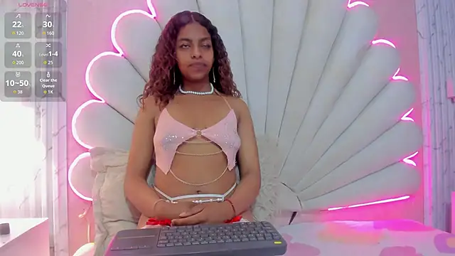 MisRoos online show from September 9, 2025, 4:06 pm