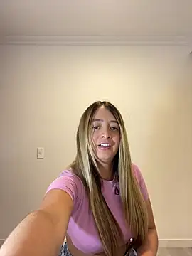 Zara Ross online show from April 5, 2026, 3:04 am