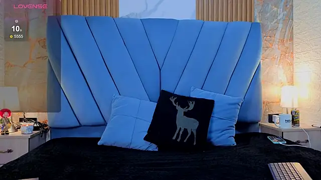 angel  red  online show from September 13, 2025, 2:00 am