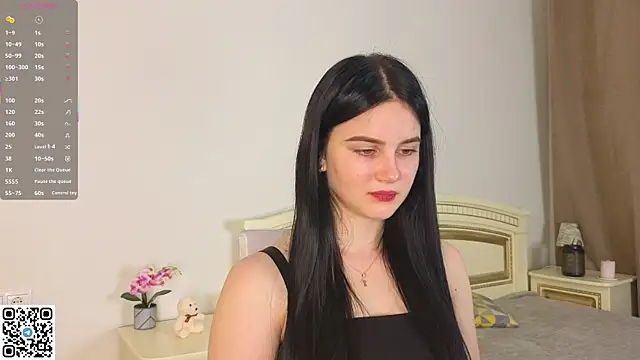 EnricaElis online show from November 3, 2025, 8:10 pm