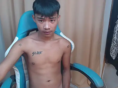 Snapshot of urasianjason chatting on September 14, 2025, 12:15 pm urasianjason online show from September 14, 2025, 12:15 pm