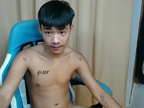 Snapshot of urasianjason chatting on September 24, 2025, 11:35 am urasianjason online show from September 24, 2025, 11:35 am