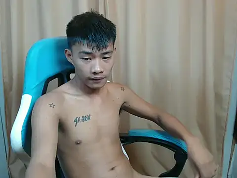 Snapshot of urasianjason chatting on December 3, 2025, 12:36 pm urasianjason online show from December 3, 2025, 12:36 pm