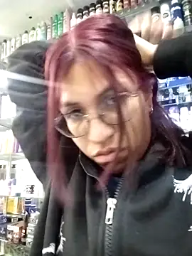 Snapshot of Katyuskka_love chatting on October 25, 2025, 10:04 pm Katyuskka love online show from October 25, 2025, 10:04 pm