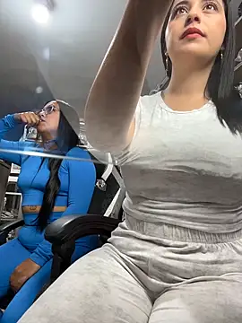 GiaDuque online show from February 10, 2026, 12:53 pm