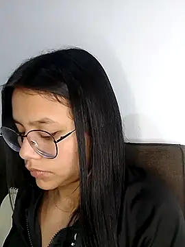 SofieLove 01 online show from March 6, 2026, 4:53 am