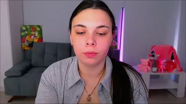 queenofthesense  online show from November 9, 2025, 10:13 am