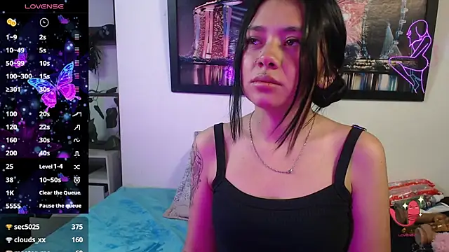 hellenngp online show from November 8, 2025, 7:45 pm