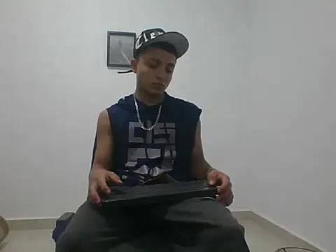 Snapshot of yissus_20_ chatting on November 6, 2025, 4:35 am yissus 20 online show from November 6, 2025, 4:35 am