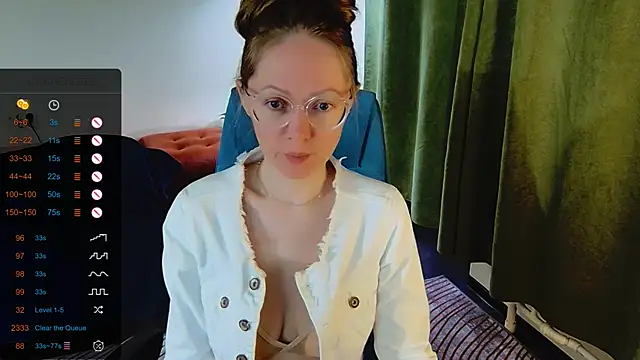 Snapshot of _Goldilocks_ chatting on September 15, 2025, 6:35 am  Goldilocks  online show from September 15, 2025, 6:35 am