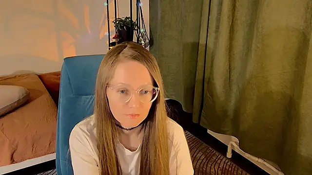 Snapshot of _Goldilocks_ chatting on October 11, 2025, 3:32 pm  Goldilocks  online show from October 11, 2025, 3:32 pm