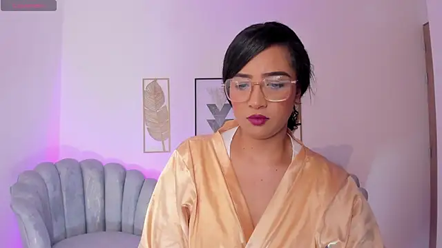 Sharon breezee online show from November 18, 2025, 1:33 am