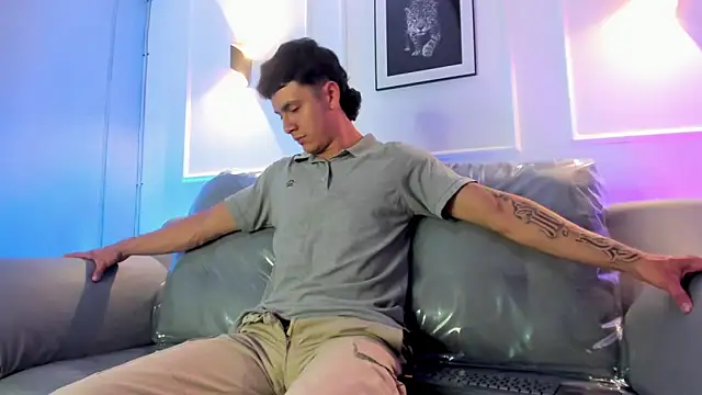 Leo santoro online show from April 7, 2026, 1:33 pm