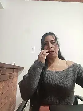 Snapshot of PAULA20- chatting on October 25, 2025, 2:24 pm PAULA20- online show from October 25, 2025, 2:24 pm