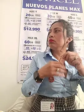 Snapshot of PAULA20- chatting on November 4, 2025, 1:54 pm PAULA20- online show from November 4, 2025, 1:54 pm