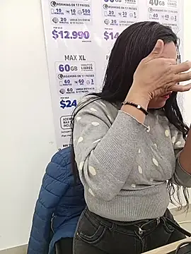 Snapshot of PAULA20- chatting on November 26, 2025, 12:39 pm PAULA20- online show from November 26, 2025, 12:39 pm