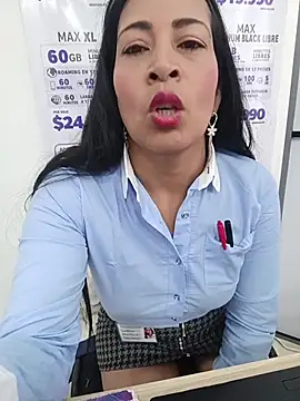 Snapshot of PAULA20- chatting on December 2, 2025, 12:43 pm PAULA20- online show from December 2, 2025, 12:43 pm