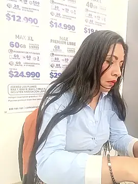 Snapshot of PAULA20- chatting on January 7, 2026, 1:02 pm PAULA20- online show from January 7, 2026, 1:02 pm