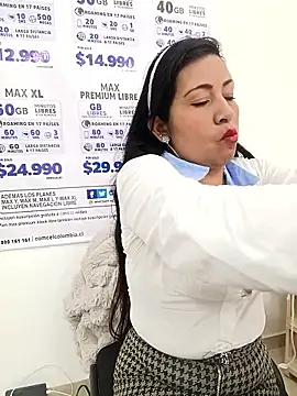 Snapshot of PAULA20- chatting on January 13, 2026, 5:40 pm PAULA20- online show from January 13, 2026, 5:40 pm