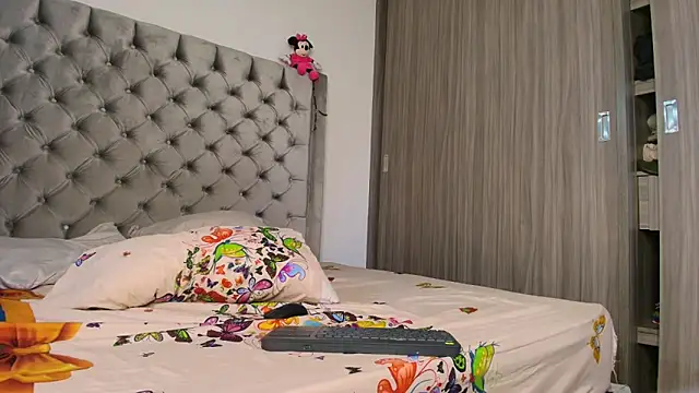 dreamsussi online show from October 28, 2025, 10:23 pm