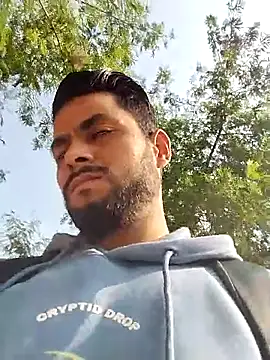 ursdreamperson online show from November 16, 2025, 5:13 am