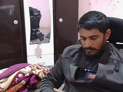 krishjaat43 online show from February 5, 2026, 10:14 pm