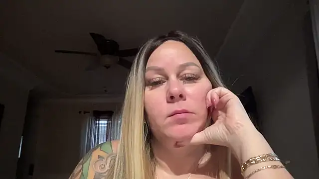 number1slut online show from February 25, 2026, 12:59 pm