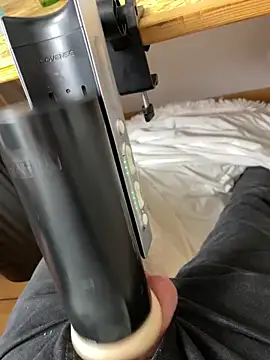 Snapshot of BenReich chatting on November 25, 2025, 2:00 am BenReich online show from November 25, 2025, 2:00 am