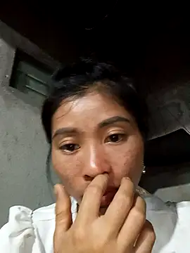 Snapshot of Phuongphuongg chatting on October 17, 2025, 1:03 pm Phuongphuongg online show from October 17, 2025, 1:03 pm