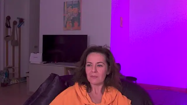 Witch in Silk online show from October 17, 2025, 1:20 am