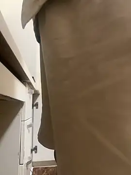 sonwmelt1 online show from September 22, 2025, 6:04 am