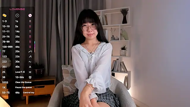 UdelaDodson online show from December 5, 2025, 1:25 am