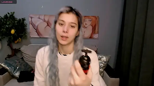 SophieAsh online show from October 9, 2025, 7:06 am
