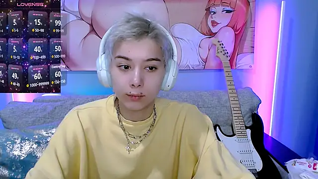 SophieAsh online show from November 8, 2025, 7:08 am