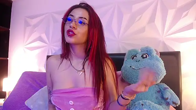 Snapshot of Mia_Lou_ chatting on September 15, 2025, 7:47 pm Mia Lou online show from September 15, 2025, 7:47 pm