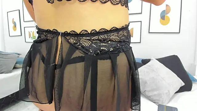 dakota roussee online show from November 6, 2025, 12:28 pm