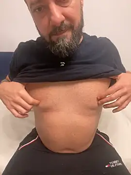 Snapshot of DavidMaros chatting on October 21, 2025, 5:52 am DavidMaros online show from October 21, 2025, 5:52 am