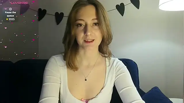 white liillyy online show from February 14, 2026, 9:22 pm